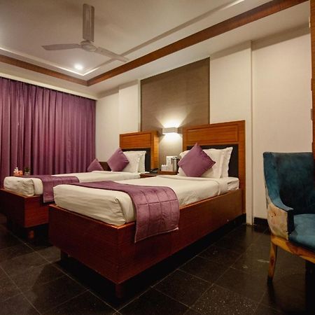 Hotel Punjab Palace Райпур Экстерьер фото