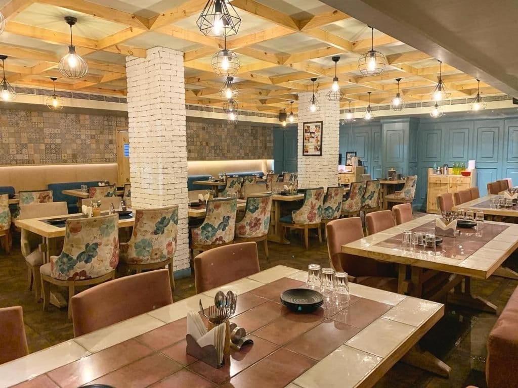 Hotel Punjab Palace Райпур Экстерьер фото