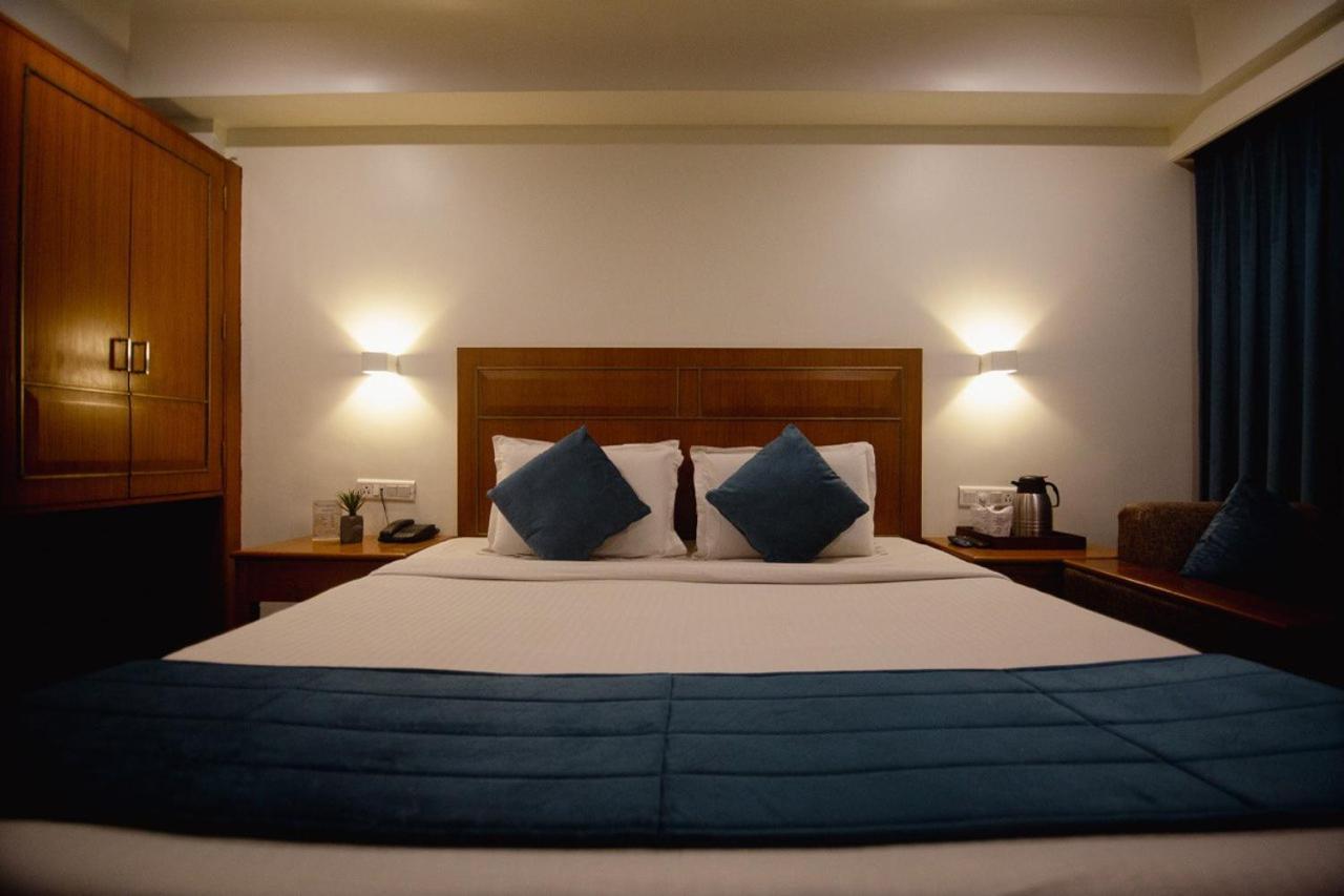 Hotel Punjab Palace Райпур Экстерьер фото