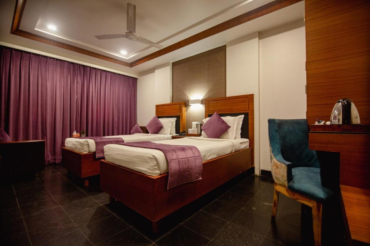 Hotel Punjab Palace Райпур Экстерьер фото